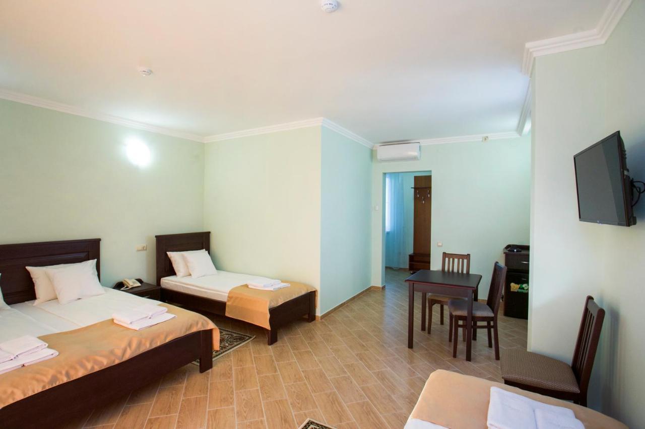 Hotel Acra Suhumi Exterior foto